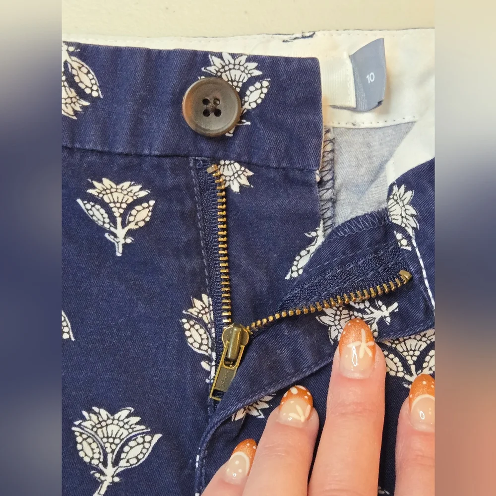 Old Navy Floral Print Shorts Navy Cream Size 10